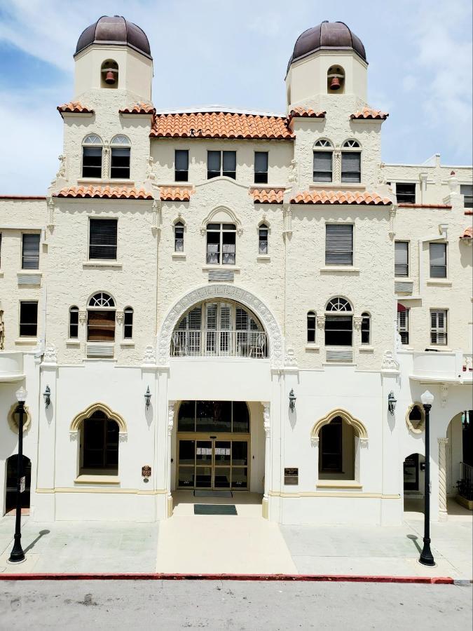 Romantic Studio In The Heart Of Palm Beach - Free Valet Service Exterior photo