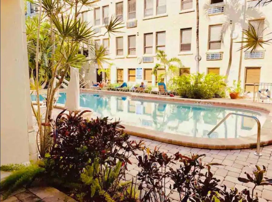 Romantic Studio In The Heart Of Palm Beach - Free Valet Service Exterior photo