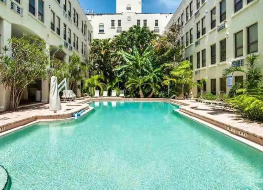 Romantic Studio In The Heart Of Palm Beach - Free Valet Service Exterior photo